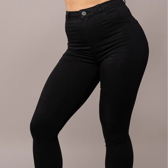 FitJeans Traditional Ripped - Picture 1 of 5